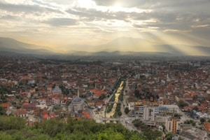 Für die doppelte Staatsbürgerschaft, ob deutsch oder kosovarisch, müssen bestimmte Voraussetzungen erfüllt sein.