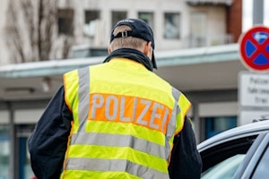 Illegaler Aufenthalt: Melden können Sie Hinweise bei der Bundespolizei.